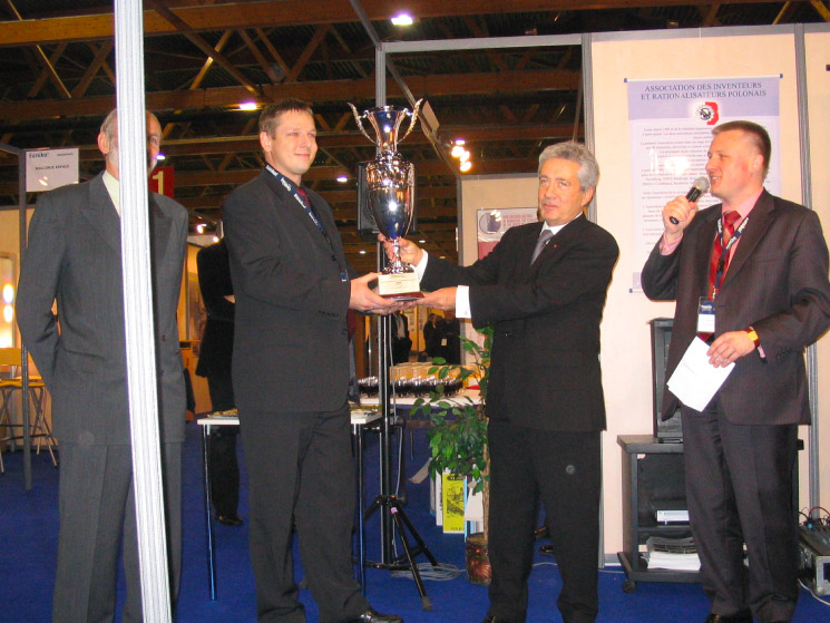 PREMIOS Y RECONOCIMIENTOS DEL MEDIDOR DE CENIZAS DE CARBÓN WALKER